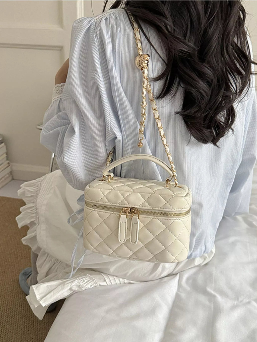 Quilted Chain Strap Crossbody Bag