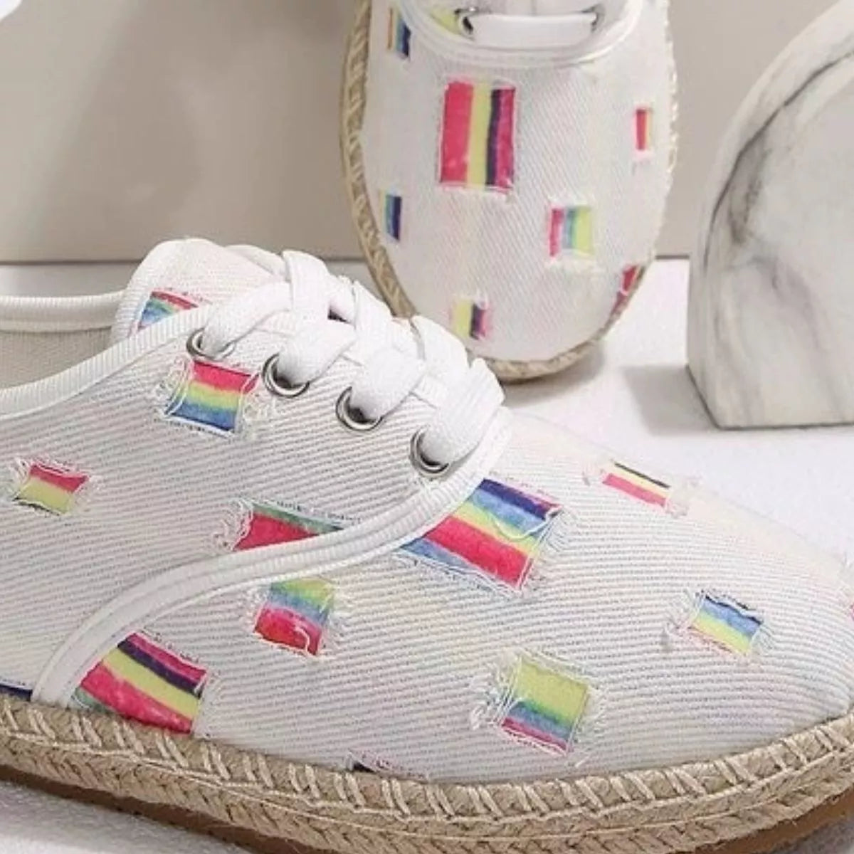 Round Toe Lace Up Sneakers