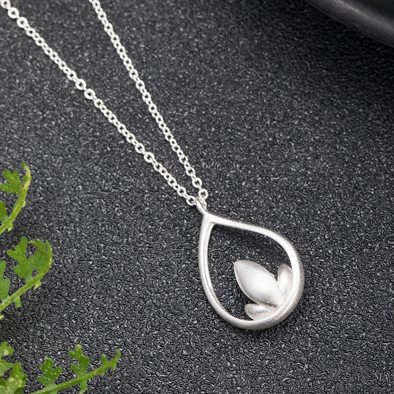 Women's Creative Niche Design Lotus Necklace