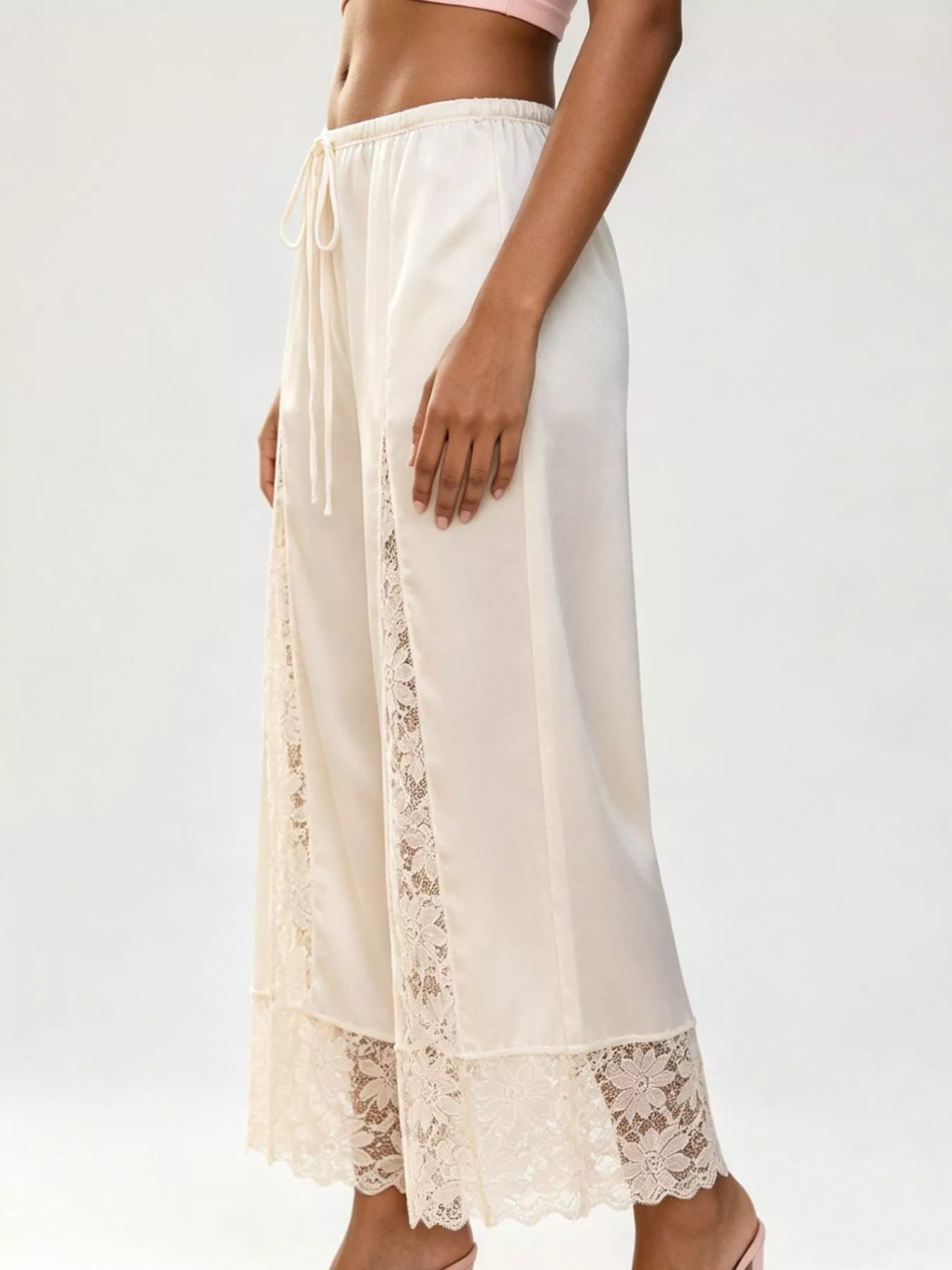 Lace Trim Wide-Leg Cropped Pants