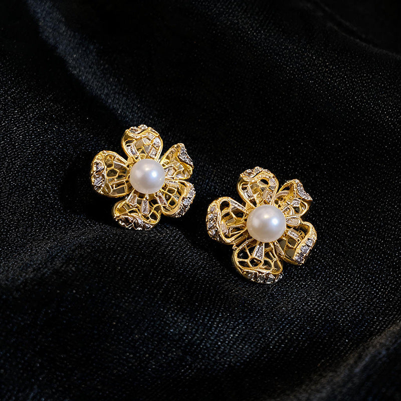 Womens Vintage Hollow Floral Rhinestone Pearl Stud Earrings,Palace Style Light Luxury Versatile Fashion Earrings