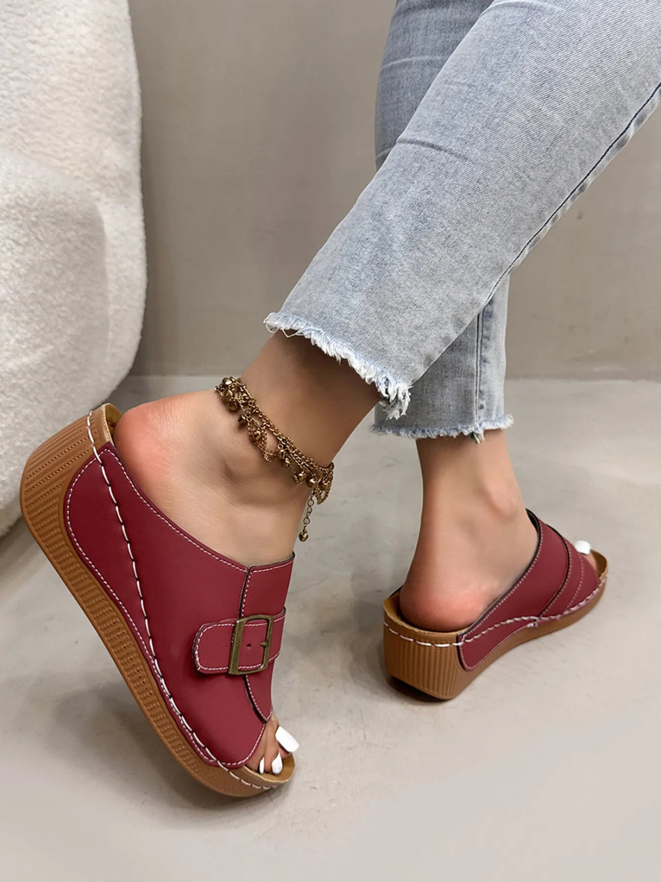 Casual Buckle Strap Wedge Sandals
