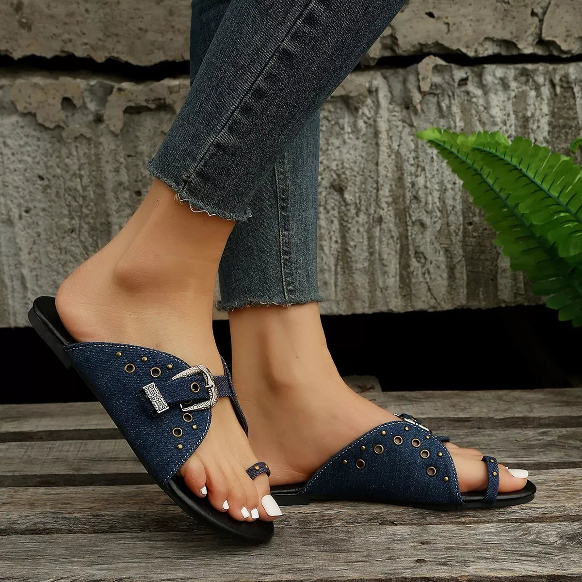 Toe Loop Flats Sandals