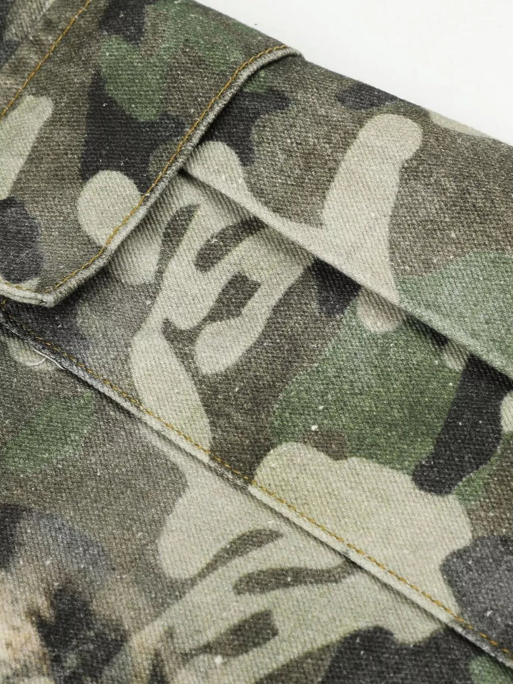 Men's Camouflage & Leopard Cargo Capris