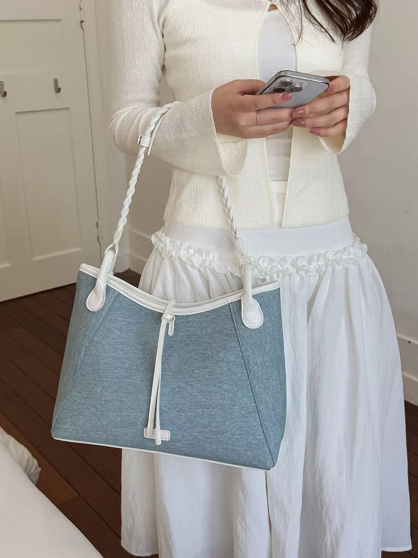 Casual Contrast Trim Shoulder Bag