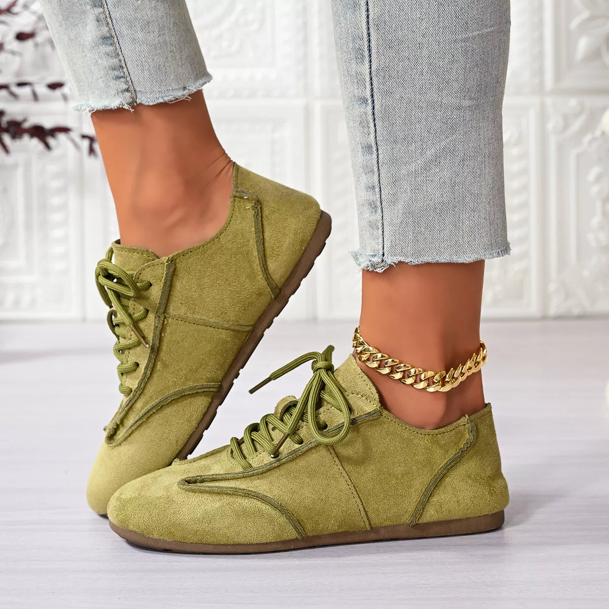 Lace Up Round Toe Sneakers
