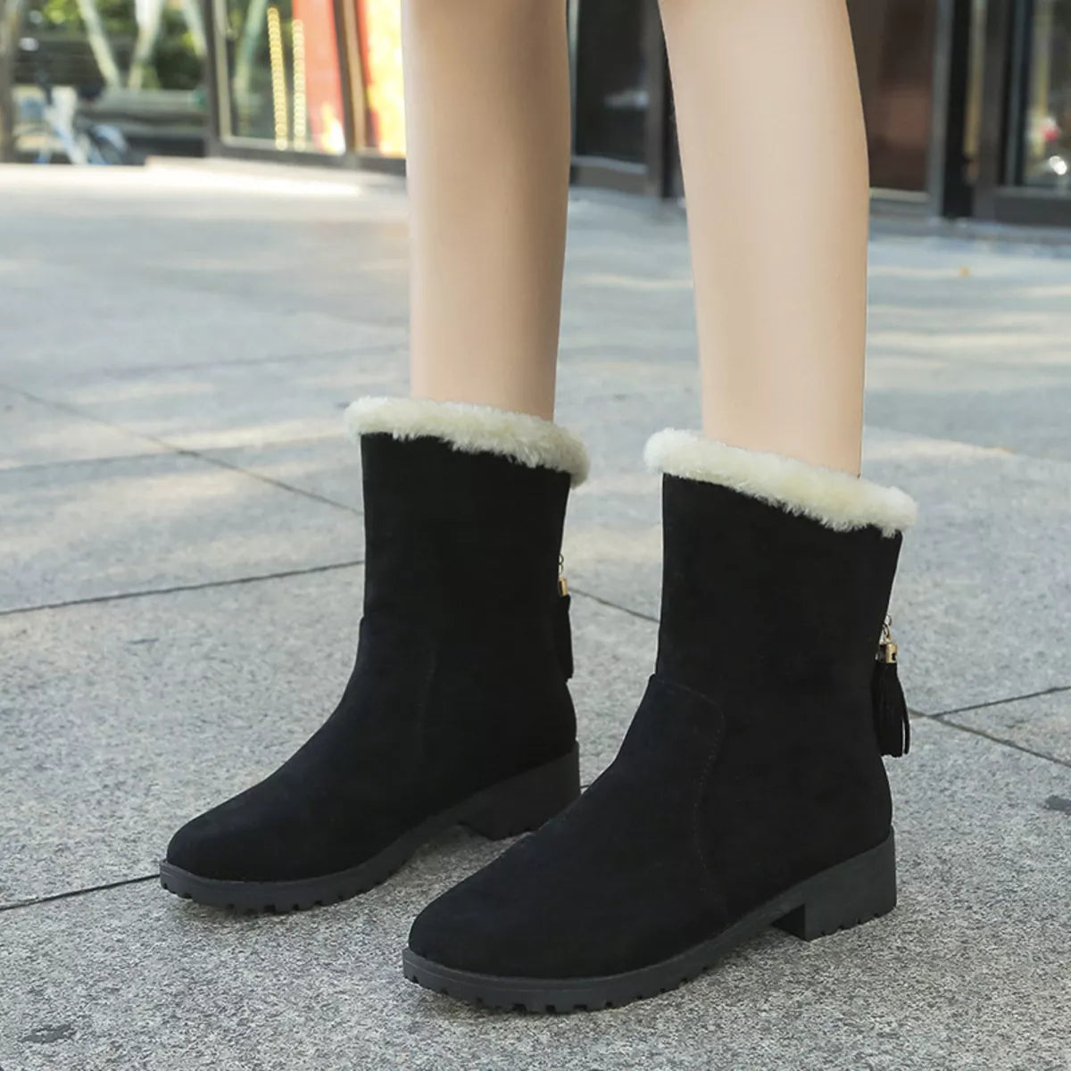 Round Toe Plush Lined Boots