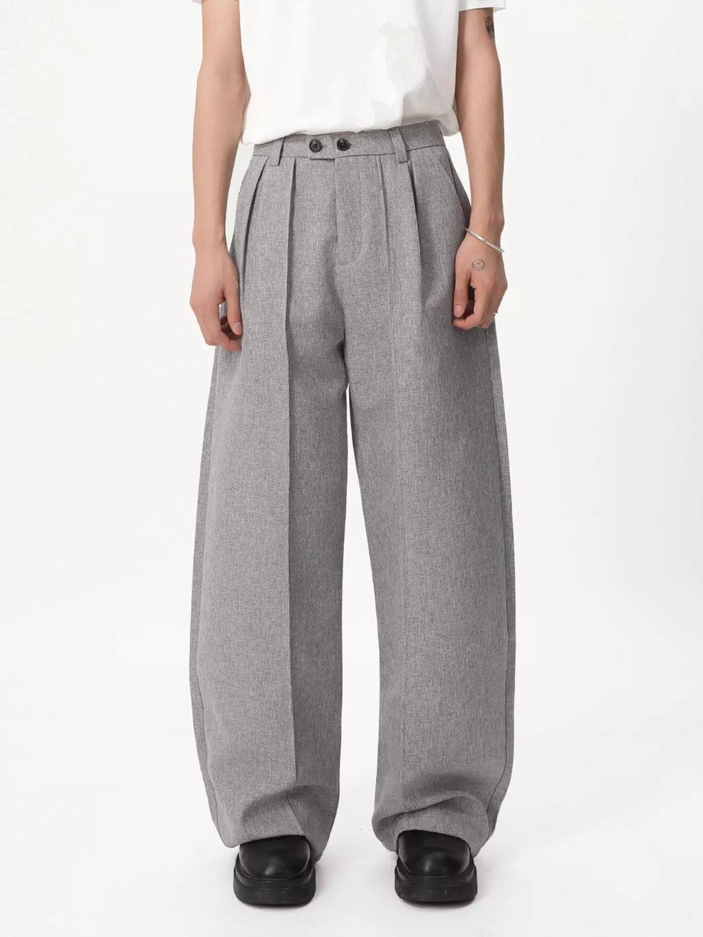Men's Wide-Leg Pleated Pants