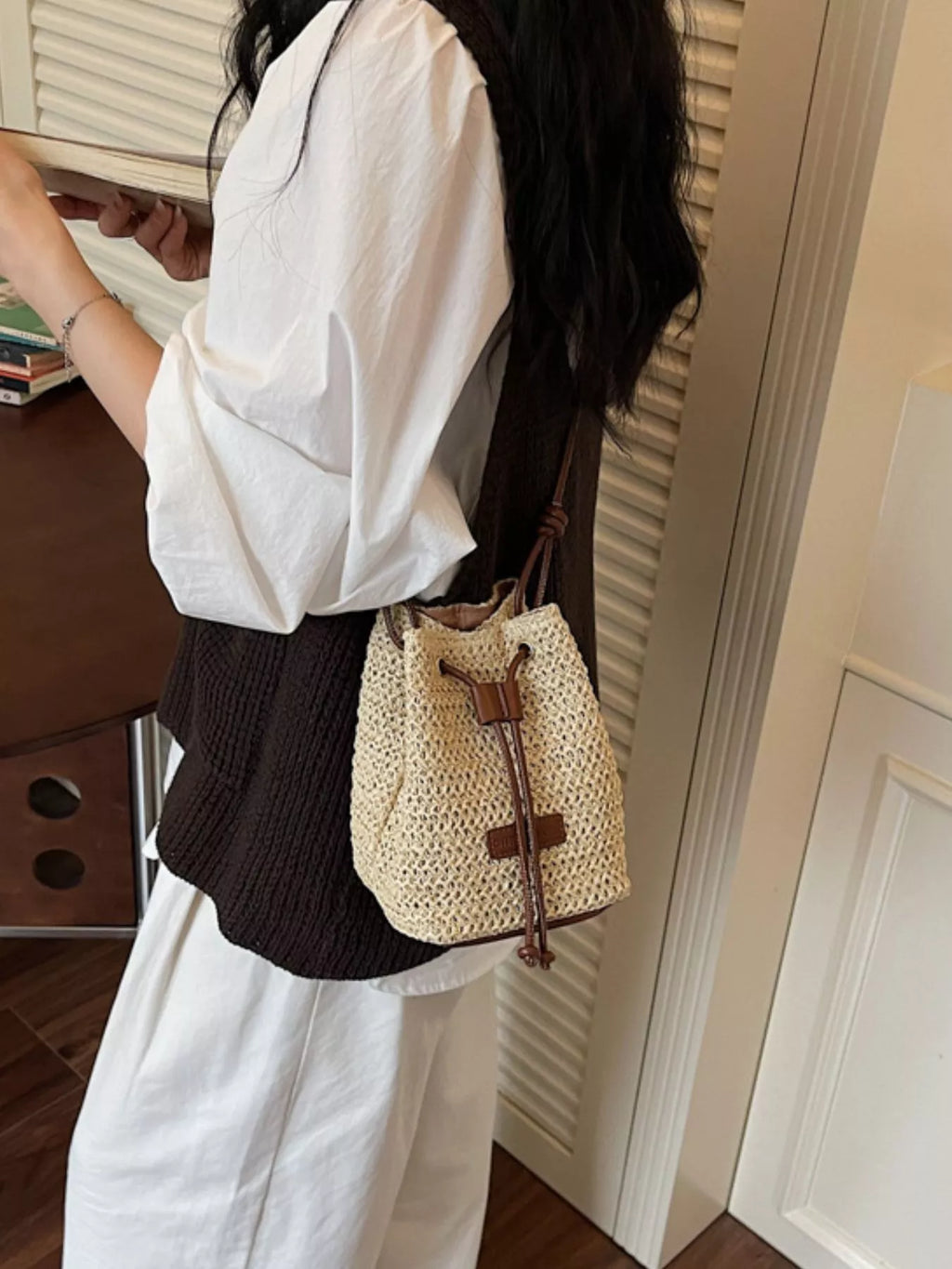 Straw Bucket Crossbody Bag