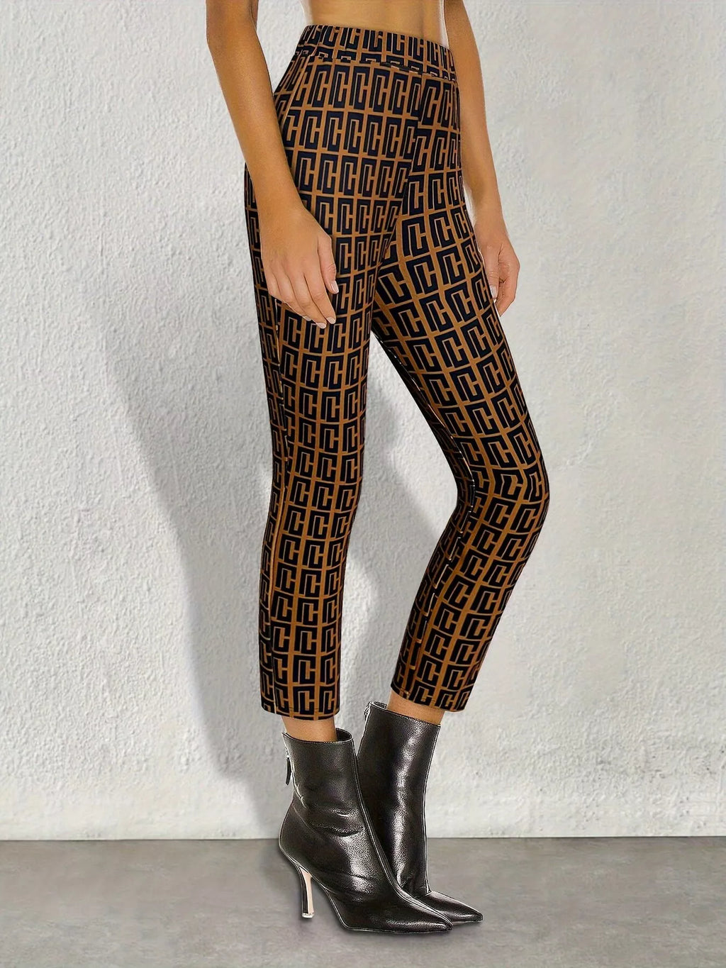 Geometric Pattern Slim-Fit Cropped Pants