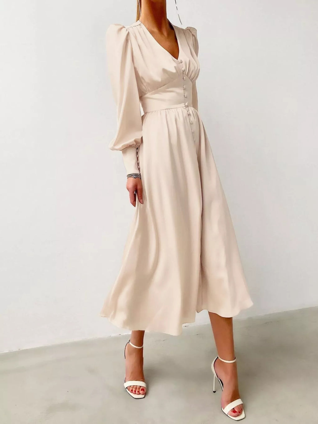 Elegant V-Neck Puff Sleeve Button-Down Midi Dress