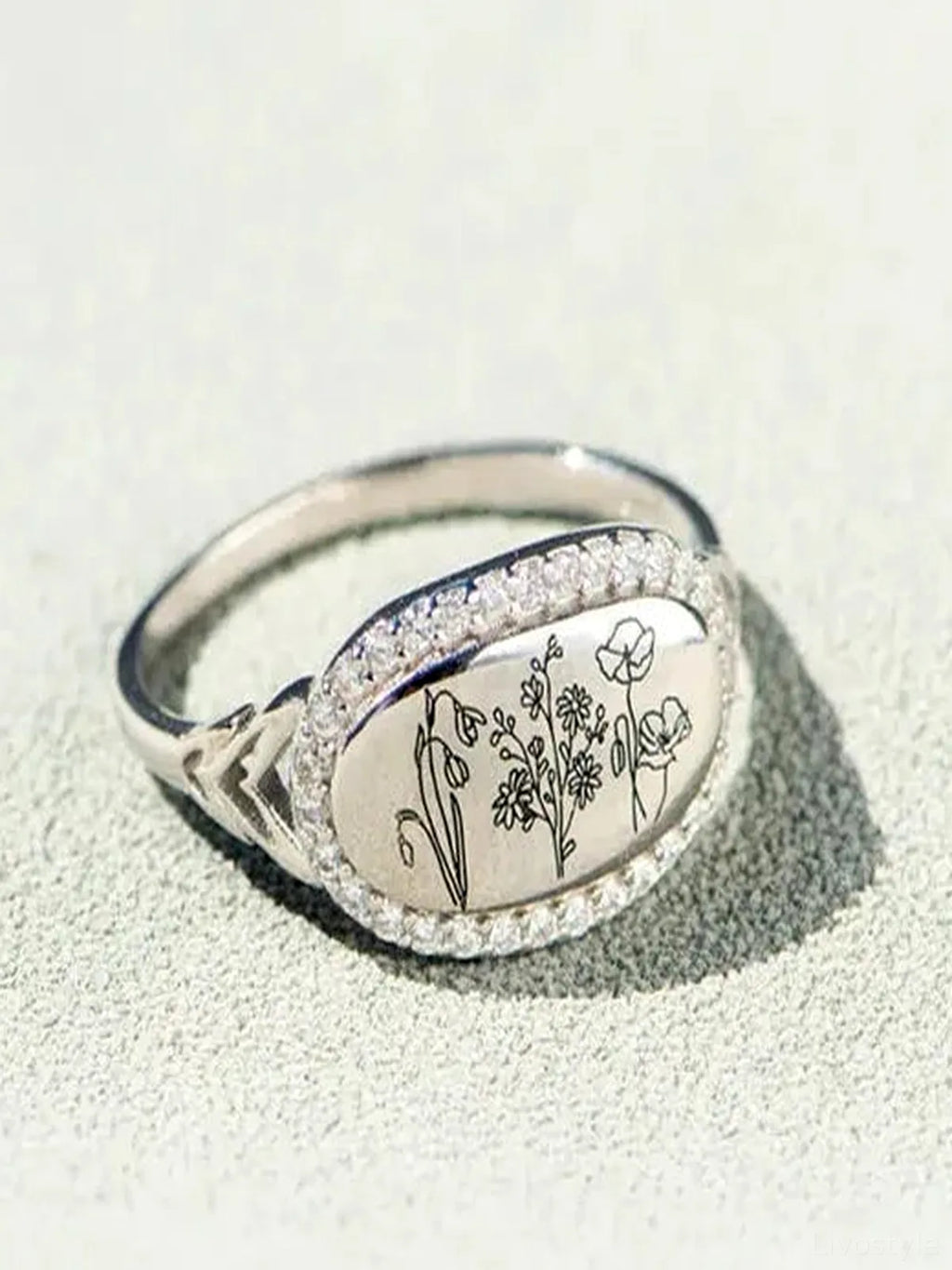 Flower Epoxy Inlaid Zircon Ring