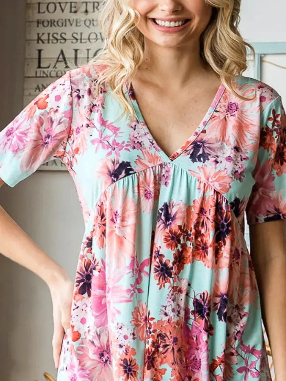 Floral Babydoll Blouse with V-Neck and Short Sleeves