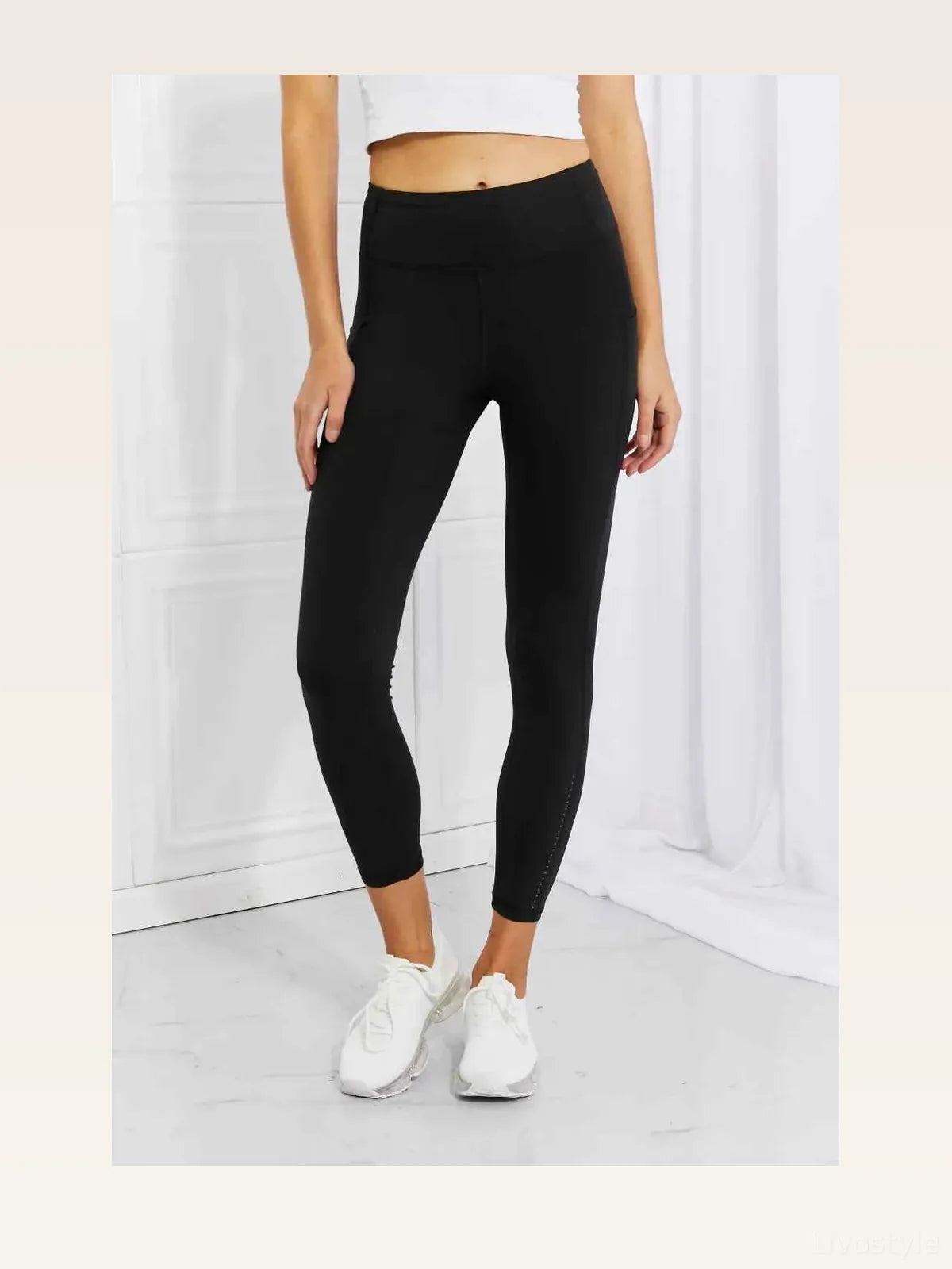 Reflective Dot High Waist Capri Active Leggings