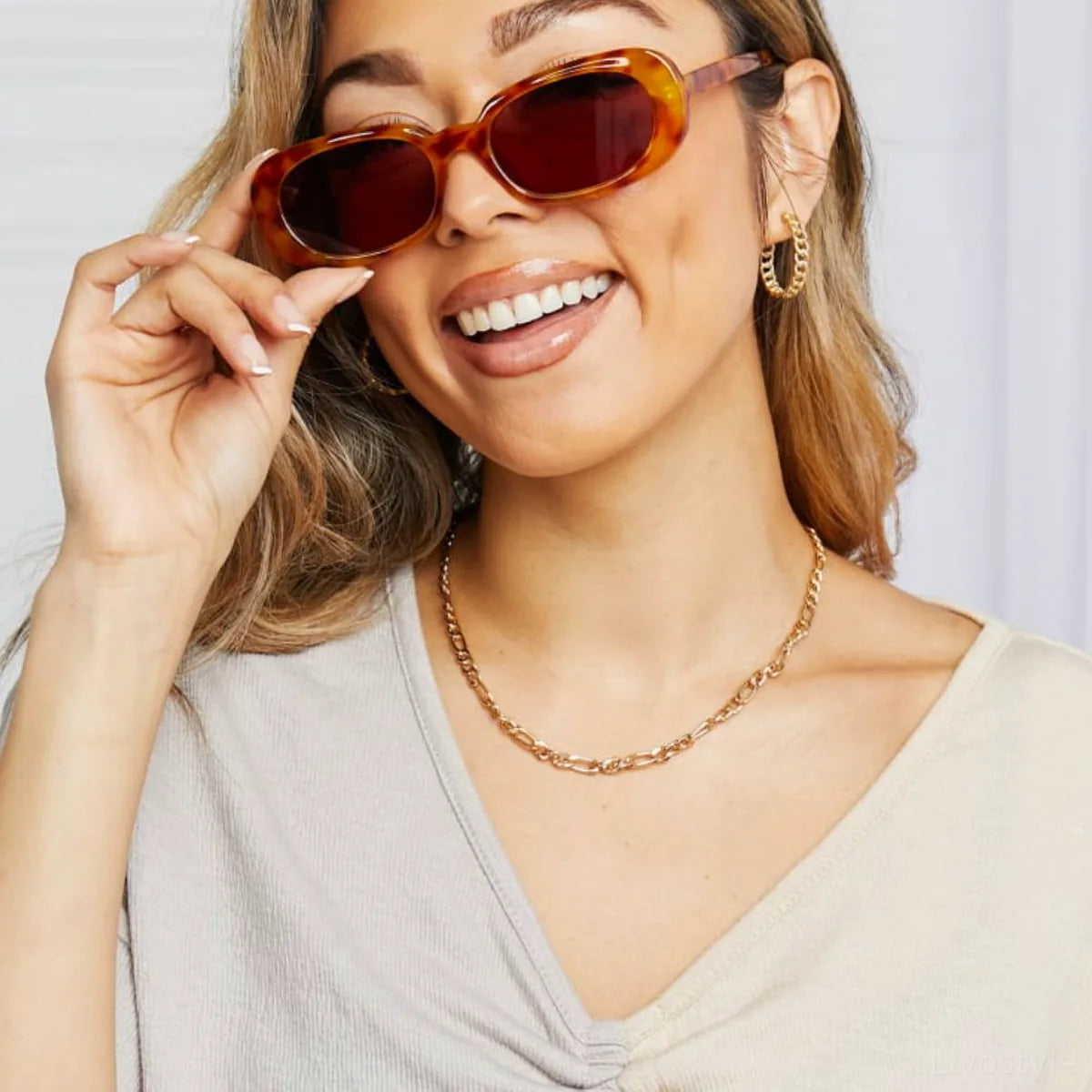 Oval Full Rim Sunglasses with UV400 and Protective Case