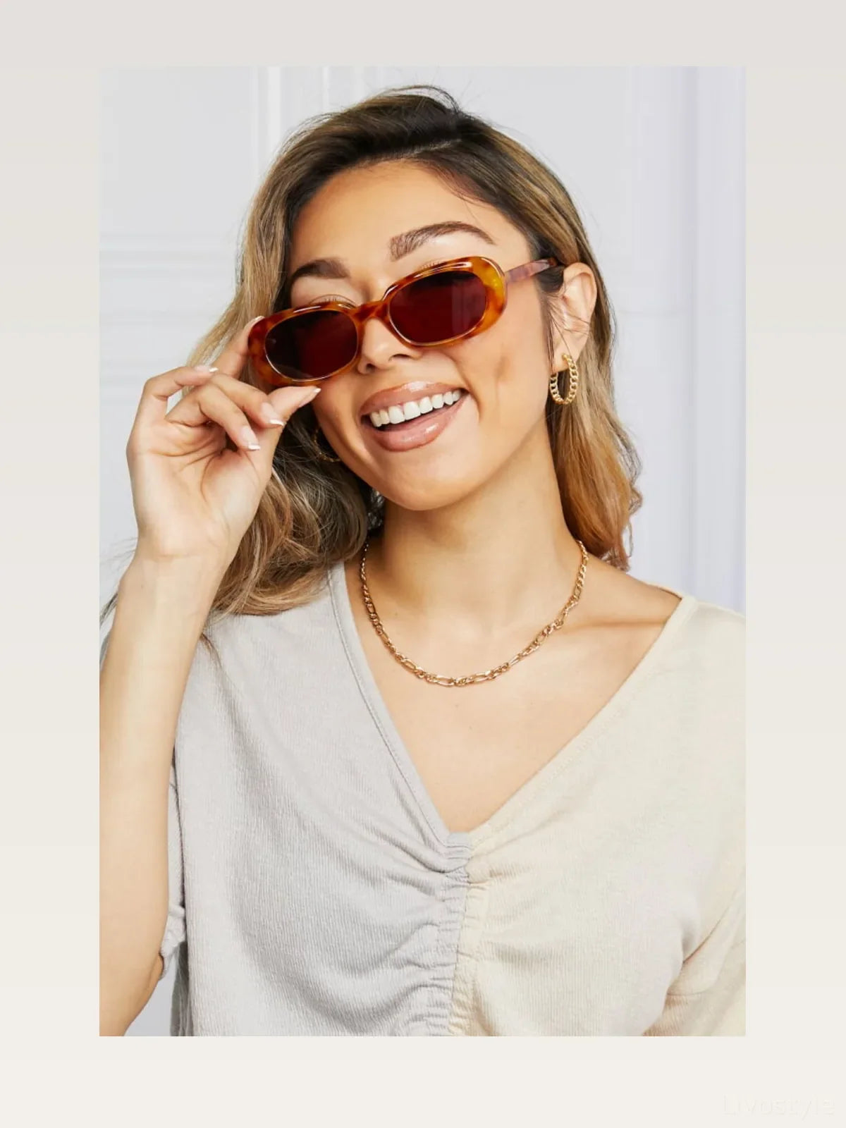 Oval Full Rim Sunglasses with UV400 and Protective Case