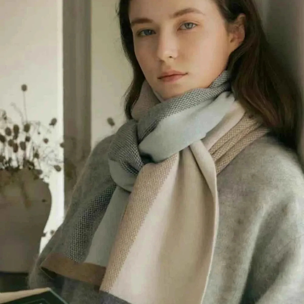 Thermal Contrast Acrylic Scarf