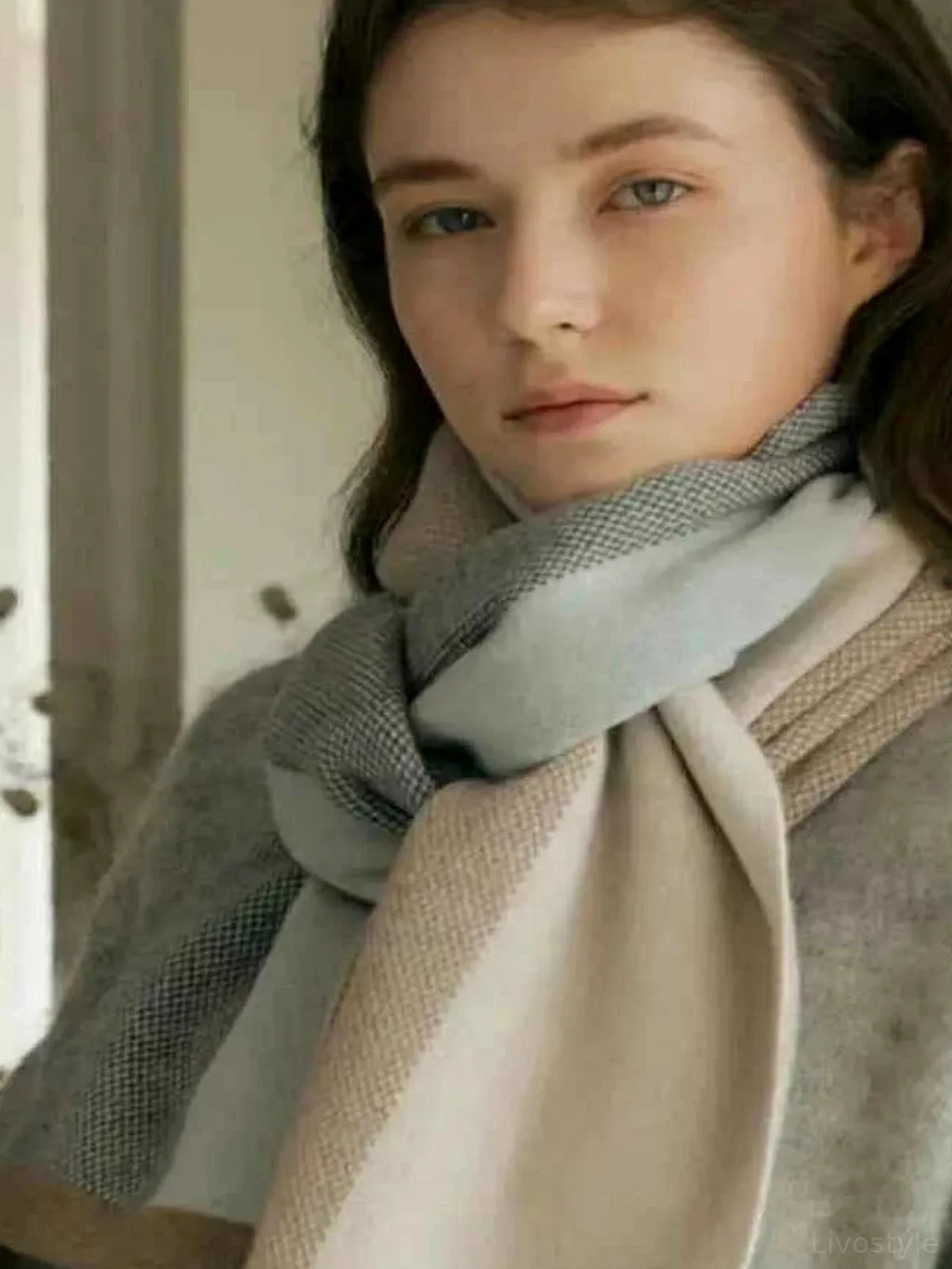 Thermal Contrast Acrylic Scarf