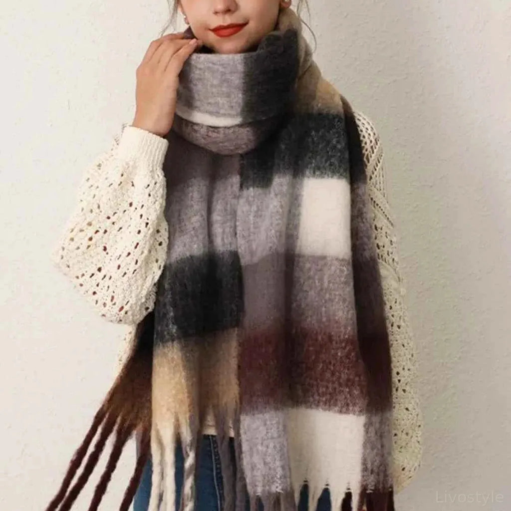 Thermal Fringe Contrast Plaid Scarf