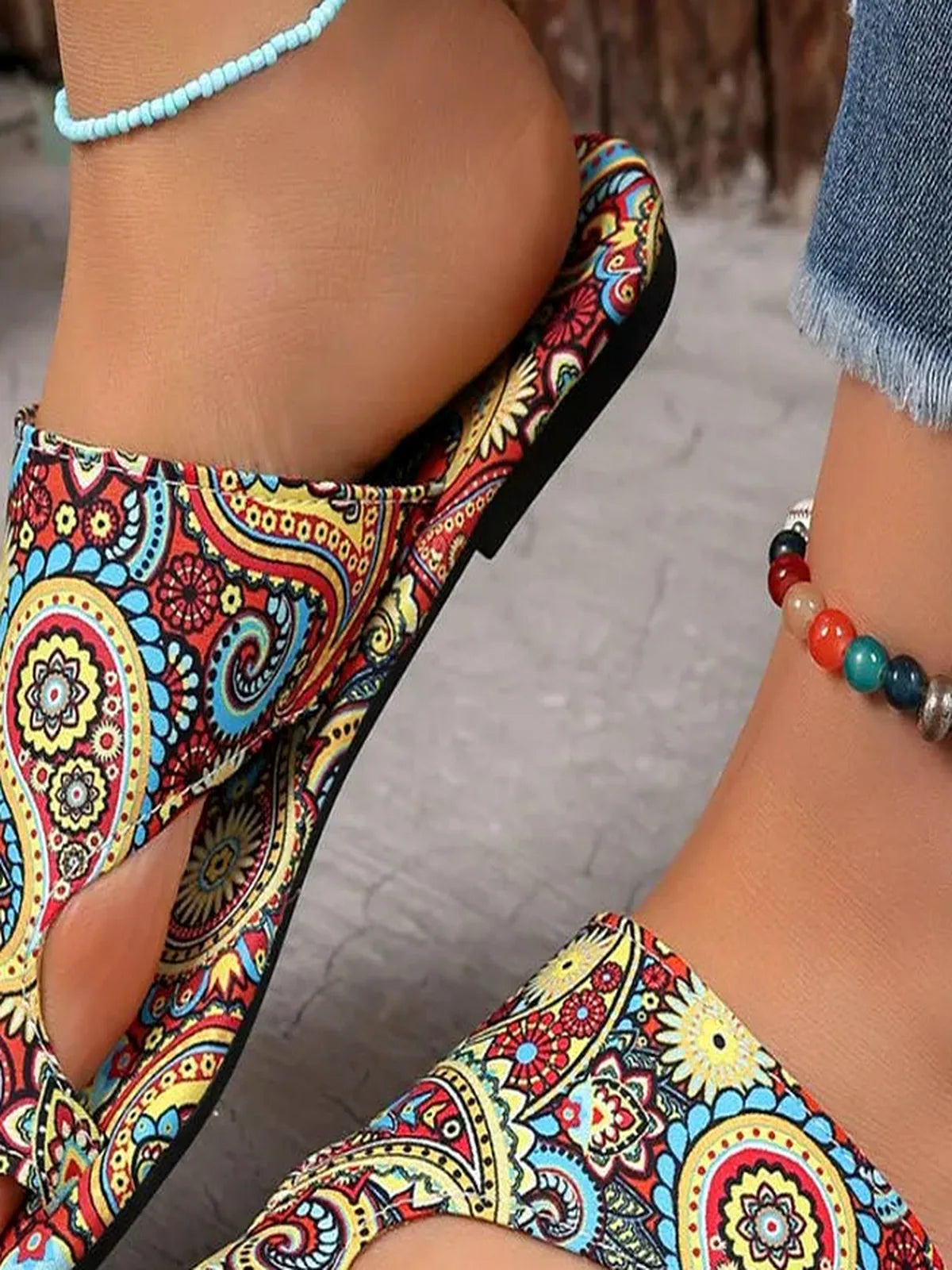 Paisley Print Toe Loop Flat Sandals